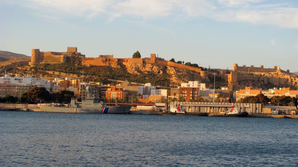 Hostal Maribel Алмерия Екстериор снимка