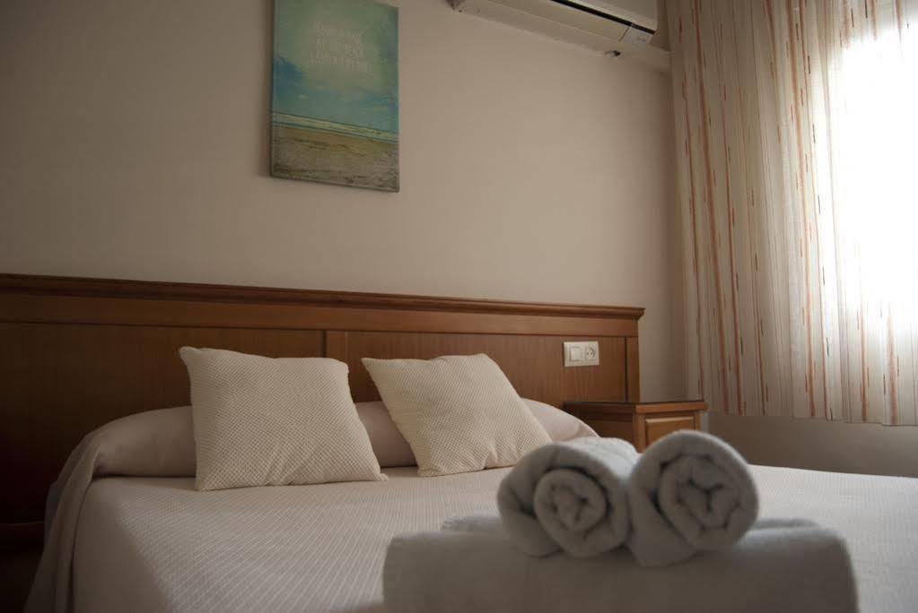 Hostal Maribel Алмерия Екстериор снимка