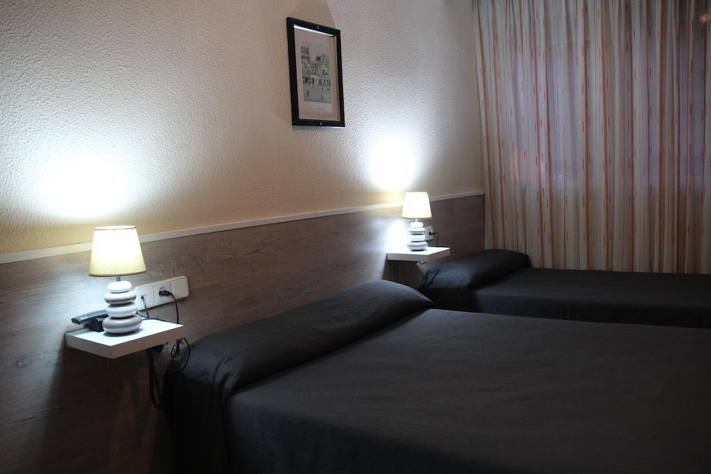 Hostal Maribel Алмерия Екстериор снимка